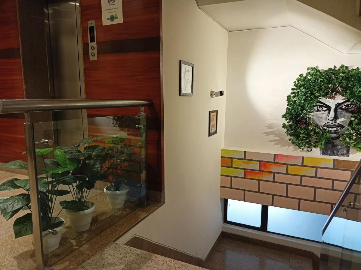Cosy Grand, Chanakyapuri By The Cosy Hotels Nowe Delhi Zewnętrze zdjęcie