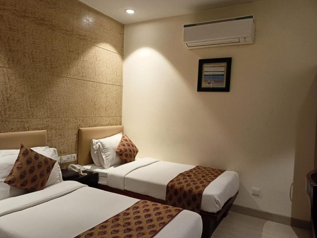 Cosy Grand, Chanakyapuri By The Cosy Hotels Nowe Delhi Zewnętrze zdjęcie