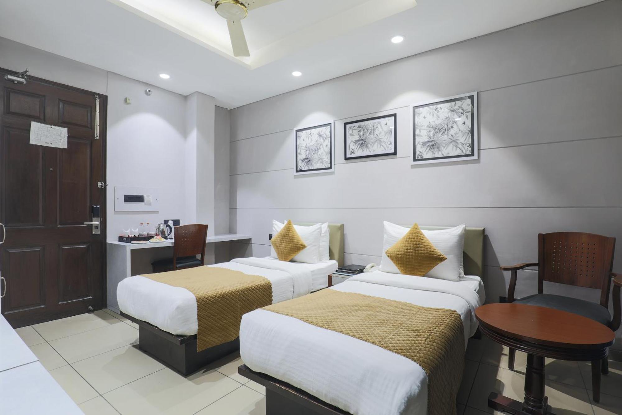 Cosy Grand, Chanakyapuri By The Cosy Hotels Nowe Delhi Zewnętrze zdjęcie