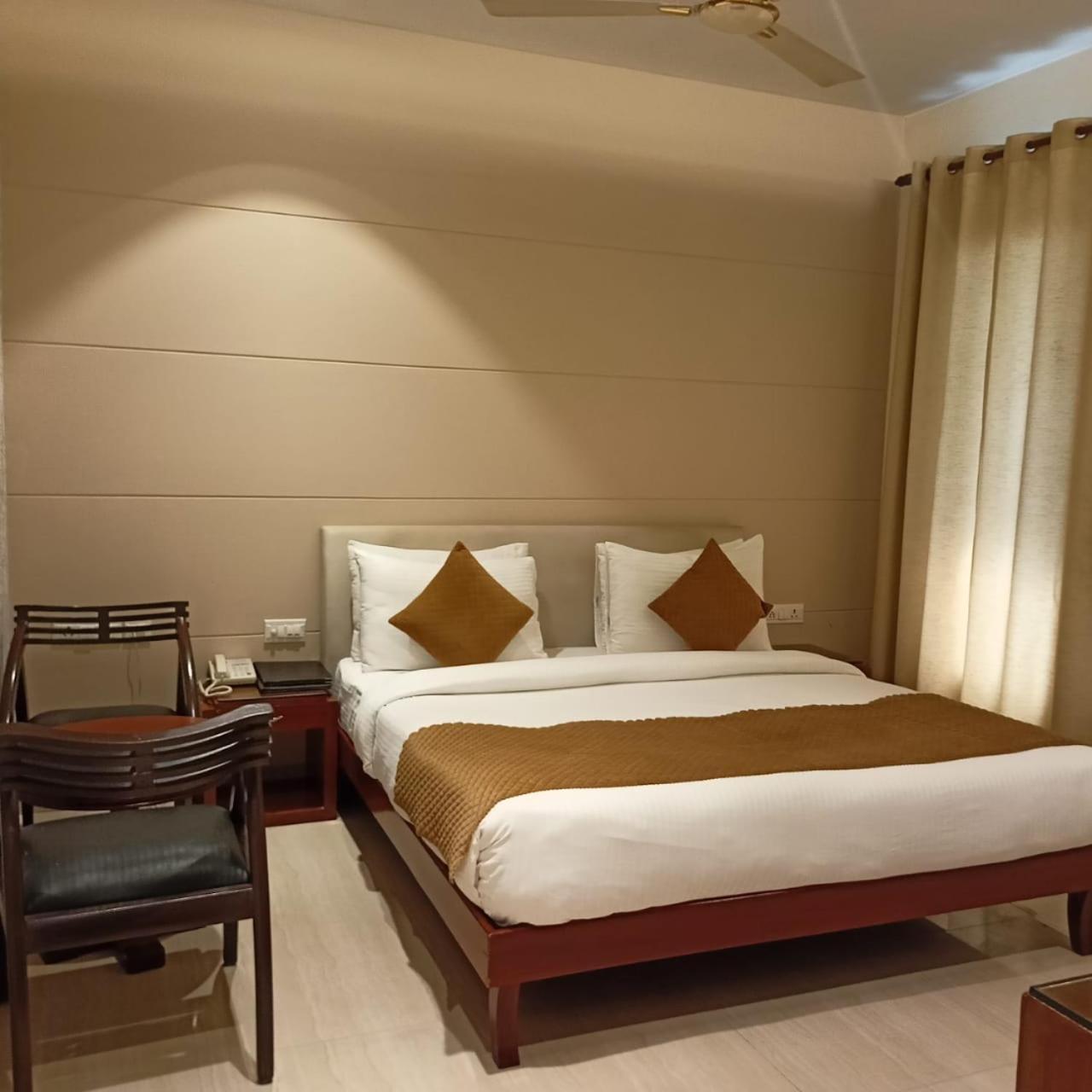 Cosy Grand, Chanakyapuri By The Cosy Hotels Nowe Delhi Zewnętrze zdjęcie