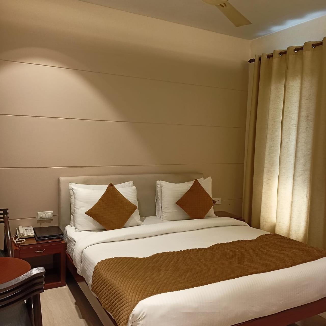 Cosy Grand, Chanakyapuri By The Cosy Hotels Nowe Delhi Zewnętrze zdjęcie