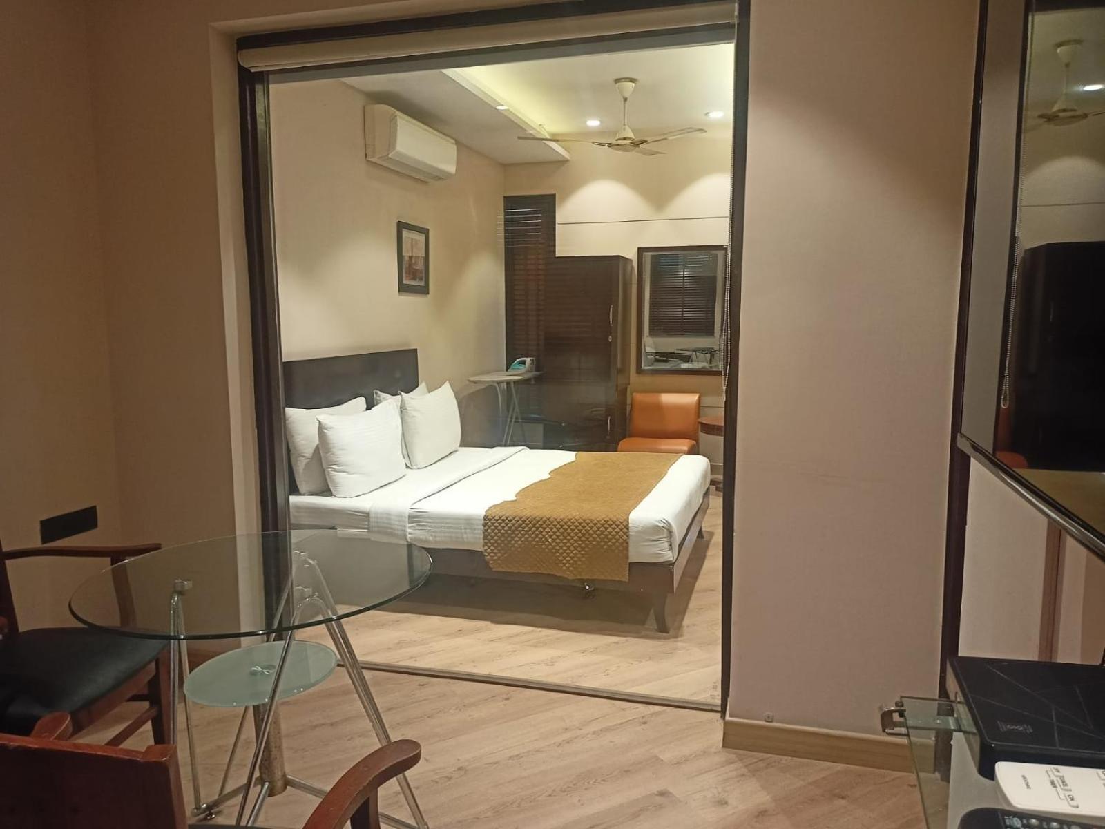 Cosy Grand, Chanakyapuri By The Cosy Hotels Nowe Delhi Zewnętrze zdjęcie